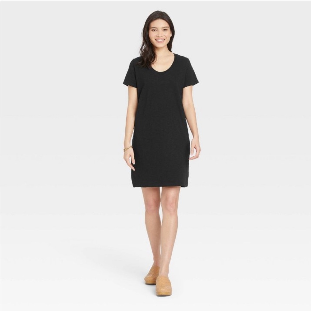 Black Universal Threads Tshirt Dress
